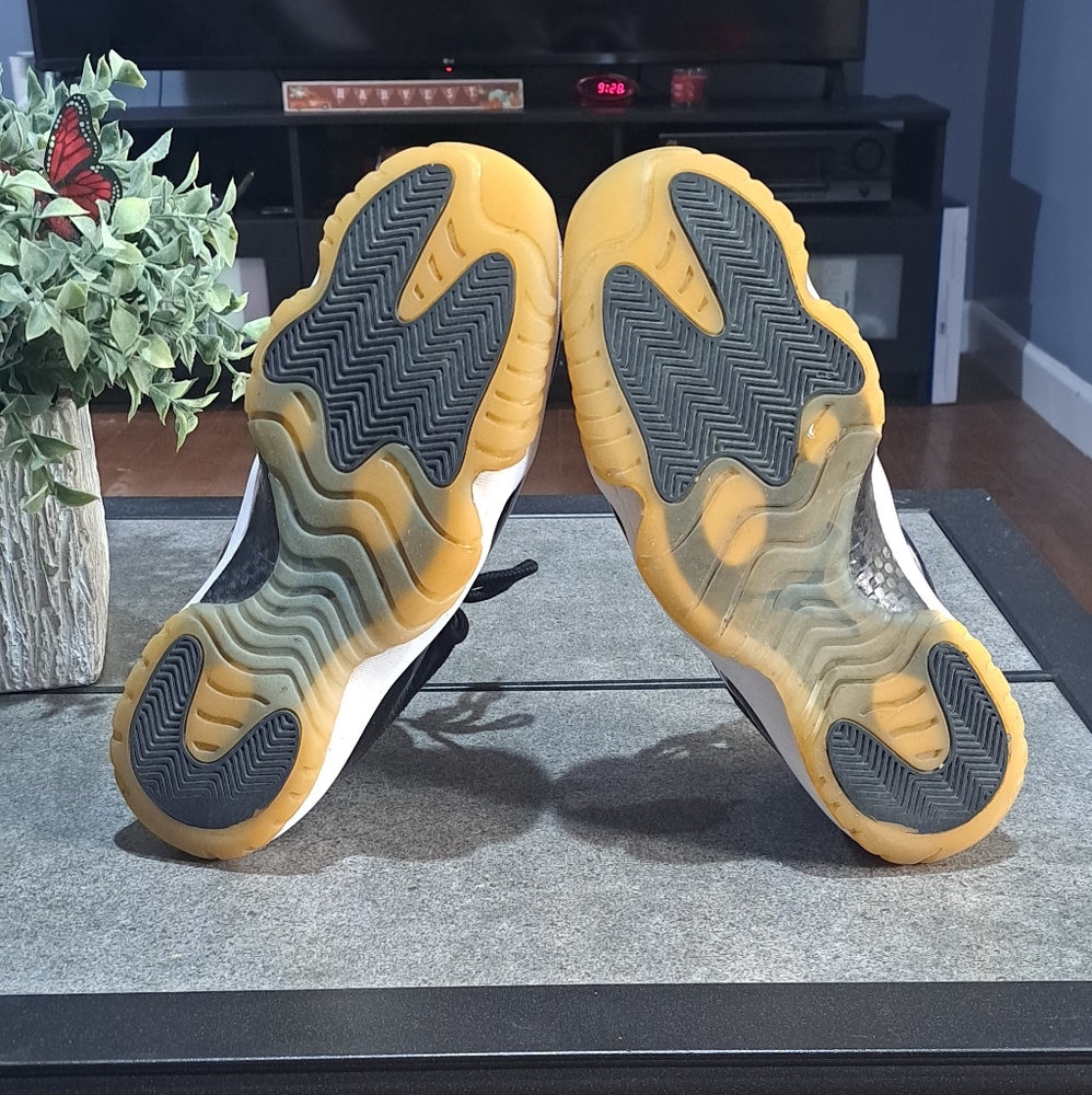 Jordan Retro 11 - Picture 2 of 7